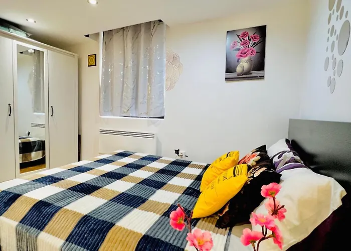 Chloe Apartment *